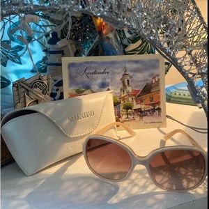 Valentino sunglasses made in Italy 🇮🇹